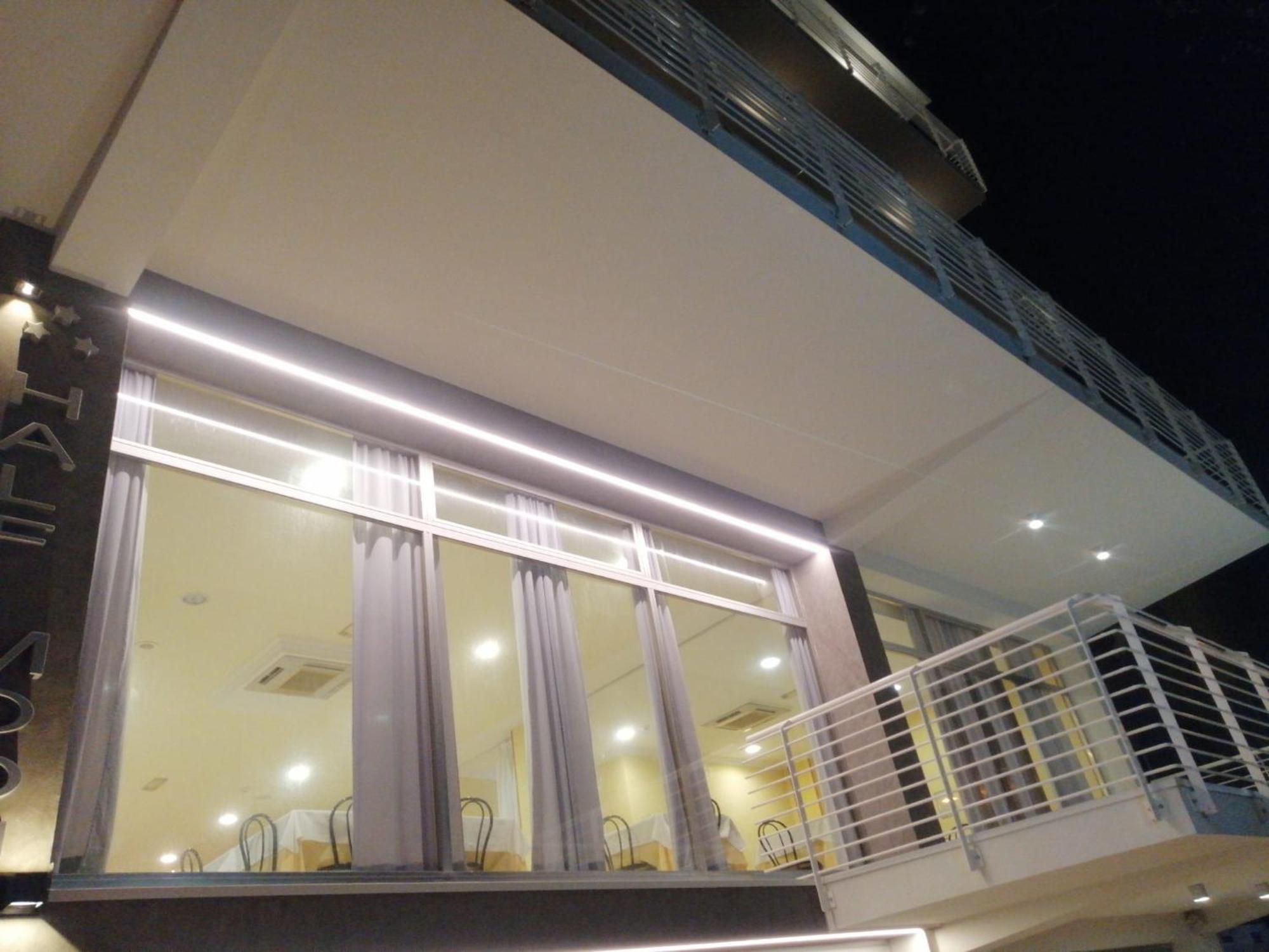 Hotel Half Moon Airport Restaurant Rimini Exterior foto